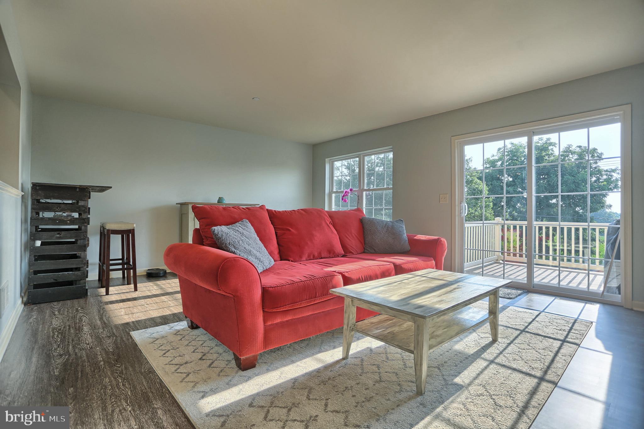 514 White Chapel Road Lancaster, PA 17603 - Photo 5 of 15 Family Area