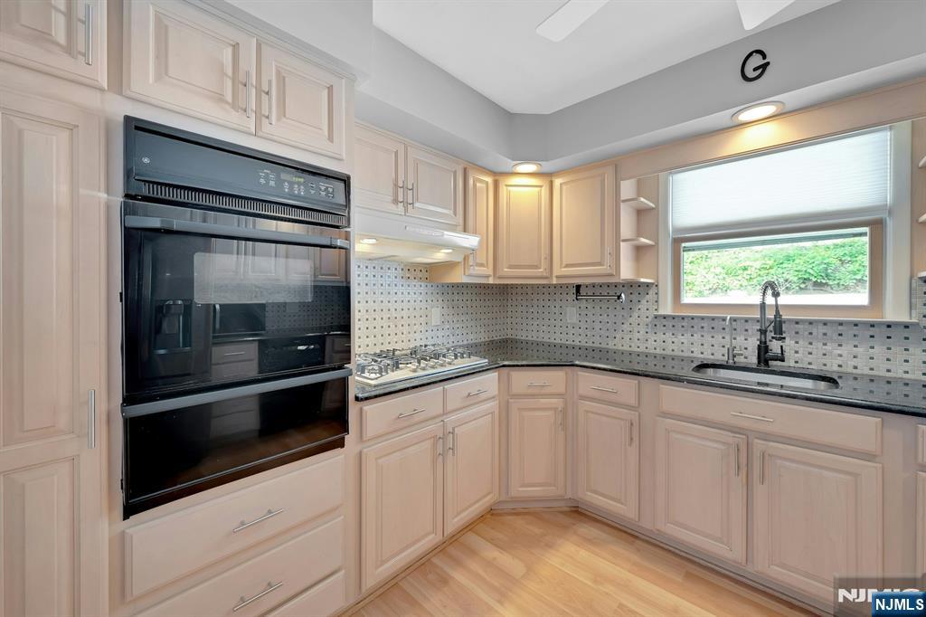 451 Chestnut Street Nutley, NJ 07110 - Photo 10 of 33