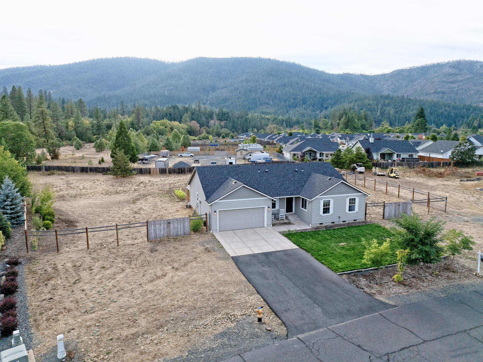 585 East Forks Circle Cave Junction, OR 97523 - Photo 29 of 36 DJI_20250906192510_0037_D copy