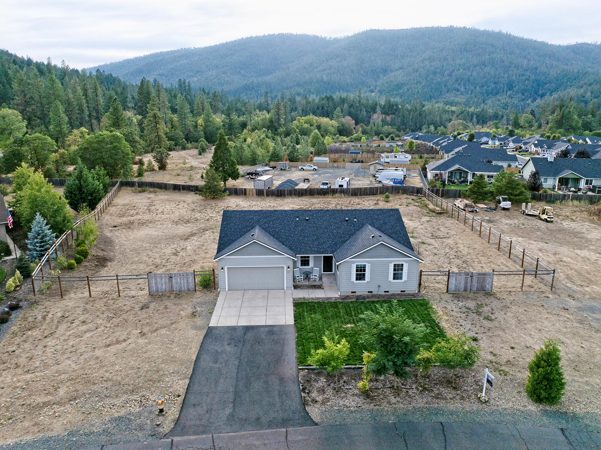 585 East Forks Circle Cave Junction, OR 97523 - Photo 30 of 36 DJI_20250906192527_0038_D copy