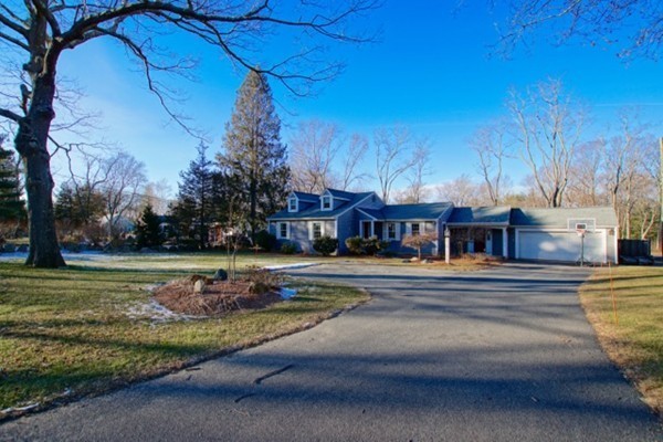 151 Linebrook Road Ipswich, MA 01938 - Photo 3 of 25 Gallery Image 3