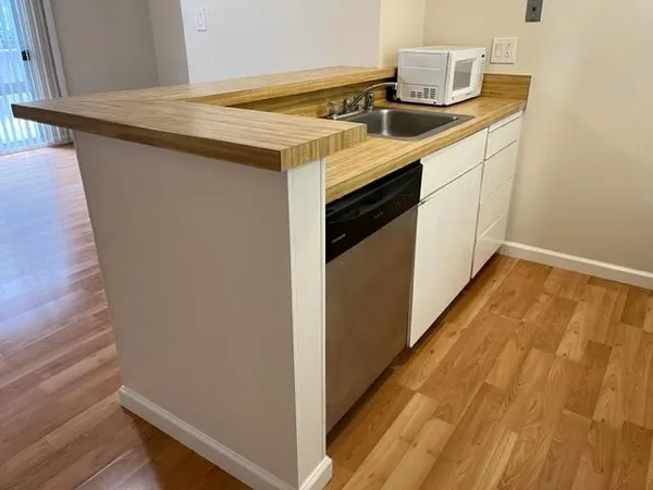 $2,000 | 221 Boardwalk Avenue, Unit D, San Bruno, CA 94066