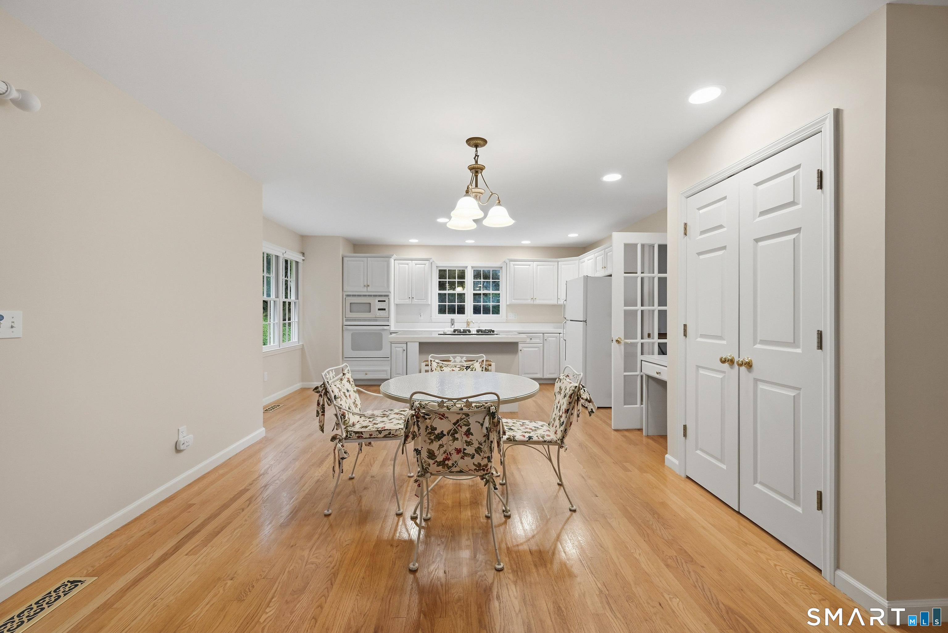 18 Cove Road Brookfield, CT 06804 - Photo 10 of 39 Gallery Image 10