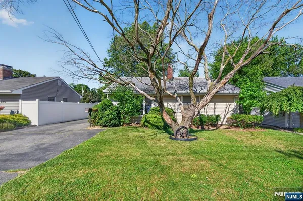 $399,999 | 133 Mary Avenue, Woodbridge, NJ 08863