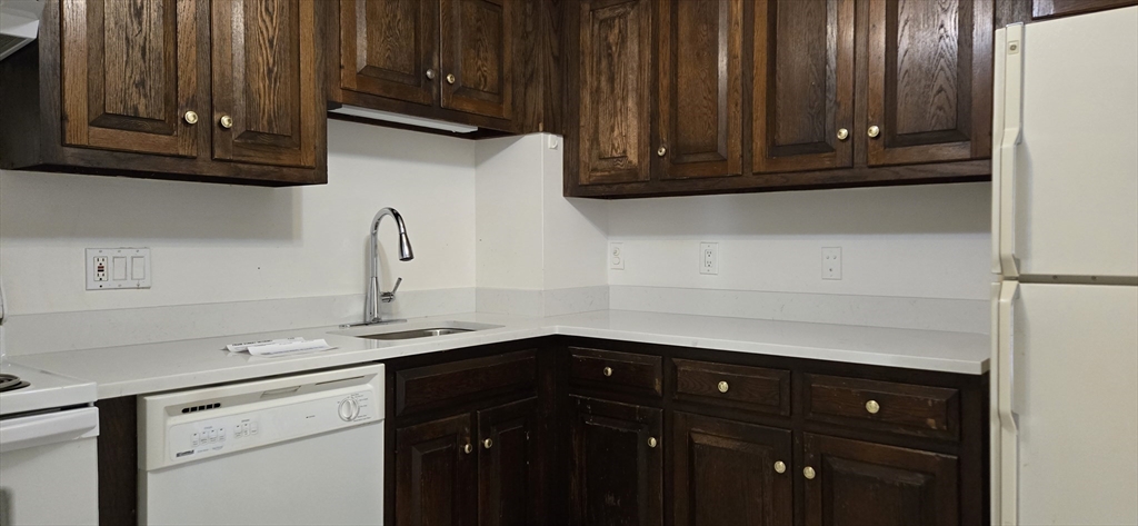 30 Stearns Road, Unit 502 Brookline, MA 02446 - Photo 6 of 13