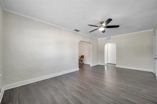$2,600 | 4000 10th Avenue North, St. Petersburg, FL 33713