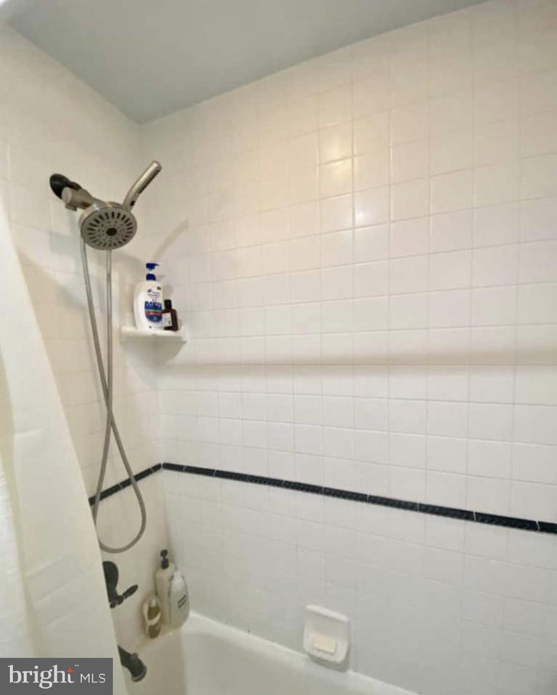 101 Fayette Street, Unit 3 Conshohocken, PA 19428 - Photo 19 of 22 a bathroom with a bathtub