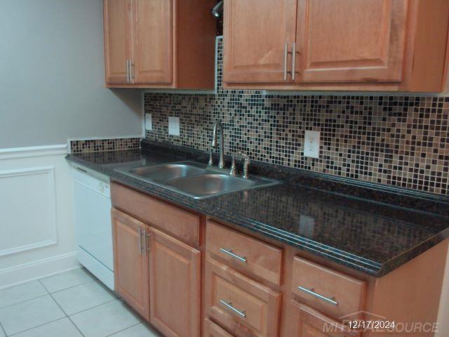 761 West Maple Road Clawson, MI 48017 - Photo 10 of 11 50222657-98AE7D0F-10E0-4DF8-A268-34C70CE54A7D.JPG