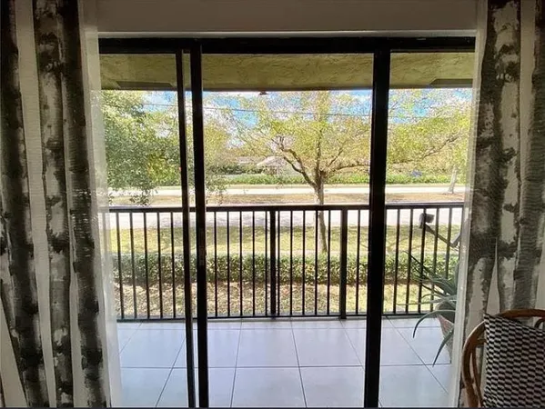 $1,850 | 11613 Northwest 28th Street, Unit 2, Coral Springs, FL 33065