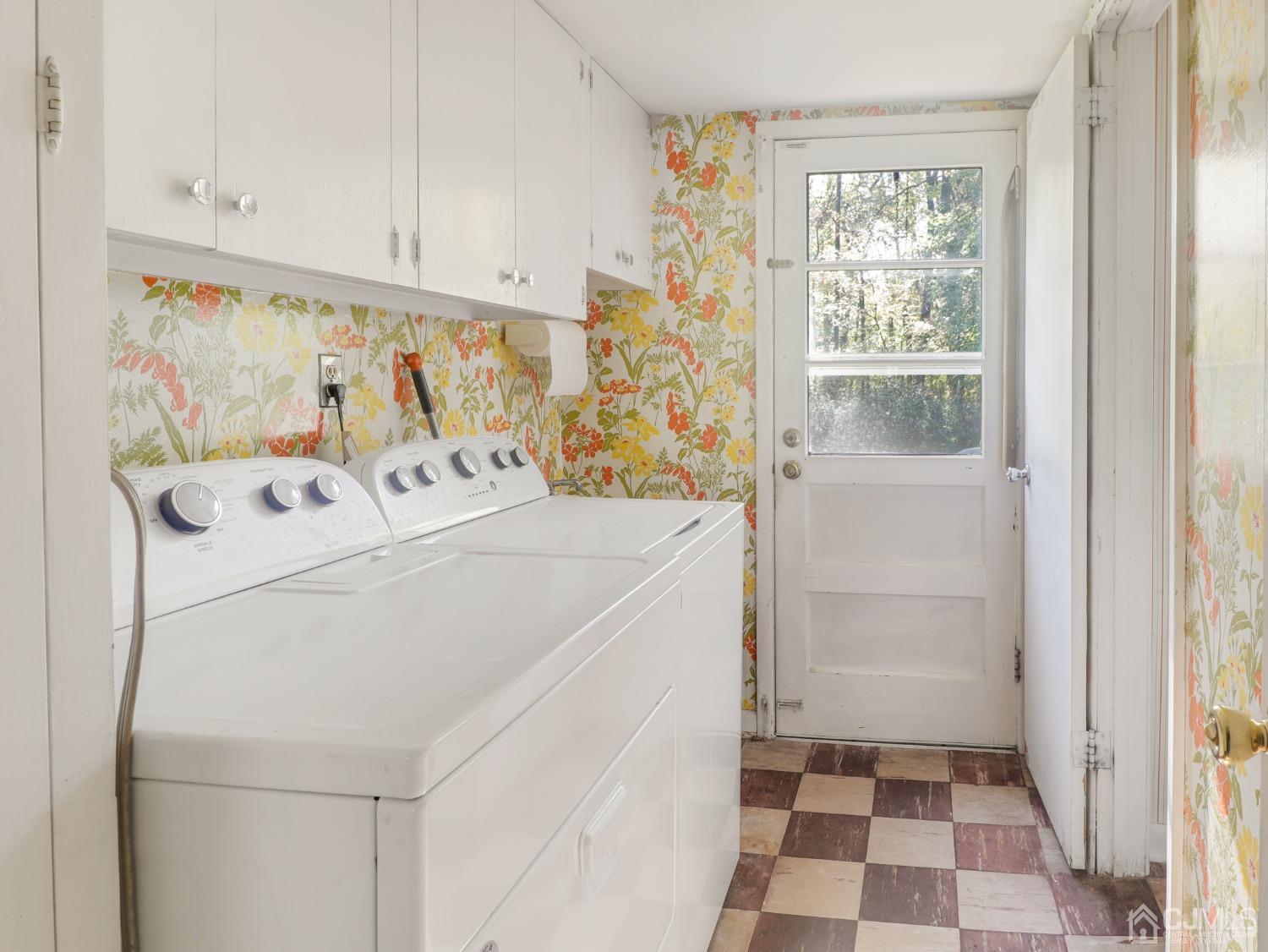 29 Princeton Road Cranford, NJ 07016 - Photo 24 of 24 a utility room with dryer and washer