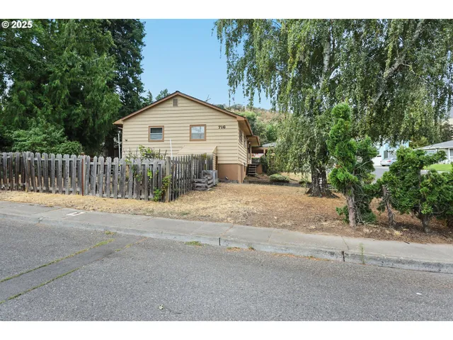 a view of an entryway