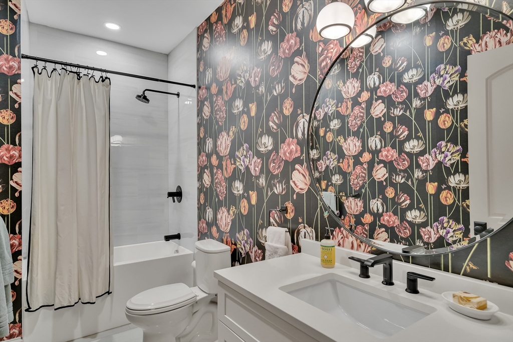 119 St Botolph Street, Unit 3 Boston, MA 02115 - Photo 12 of 16