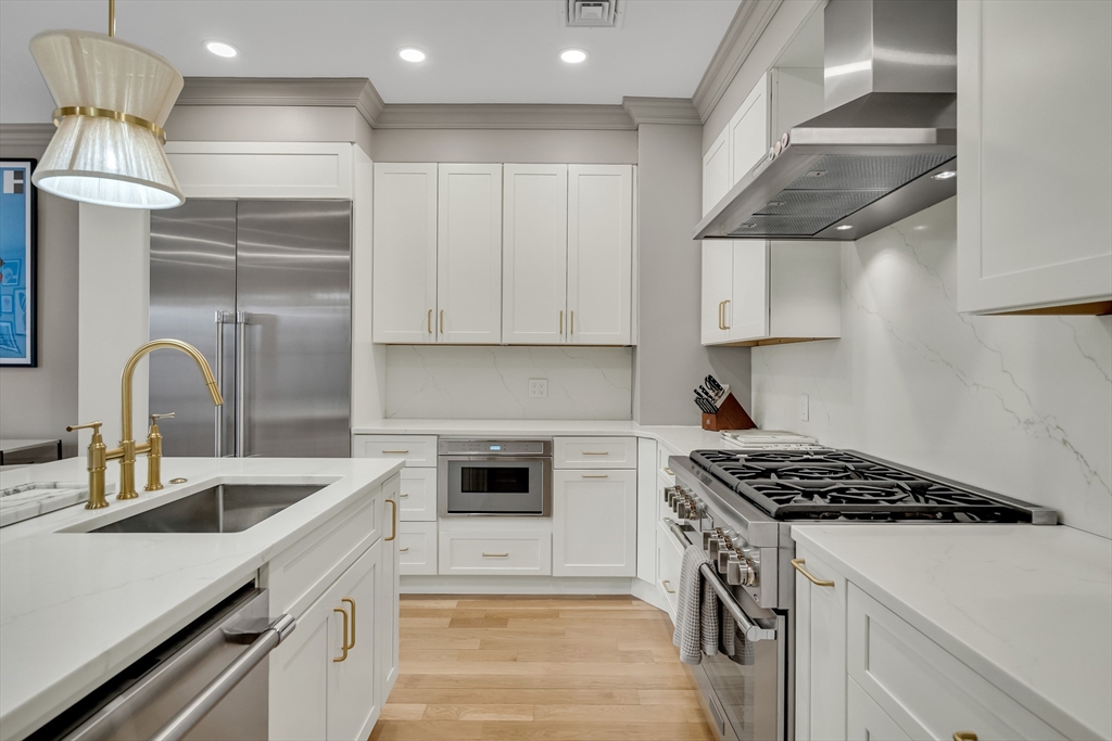 119 St Botolph Street, Unit 3 Boston, MA 02115 - Photo 6 of 16