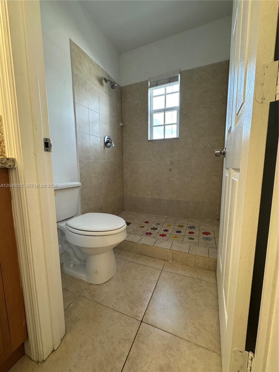 7130 Rue Versailles Drive, Unit 11 Miami Beach, FL 33141 - Photo 13 of 16