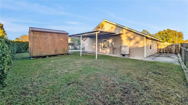 $2,000 | 528 Grovewood Drive, Gretna, LA 70056