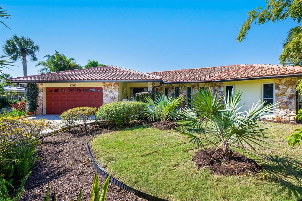5456 Azure Way Sarasota, FL 34242 - Photo 2 of 44