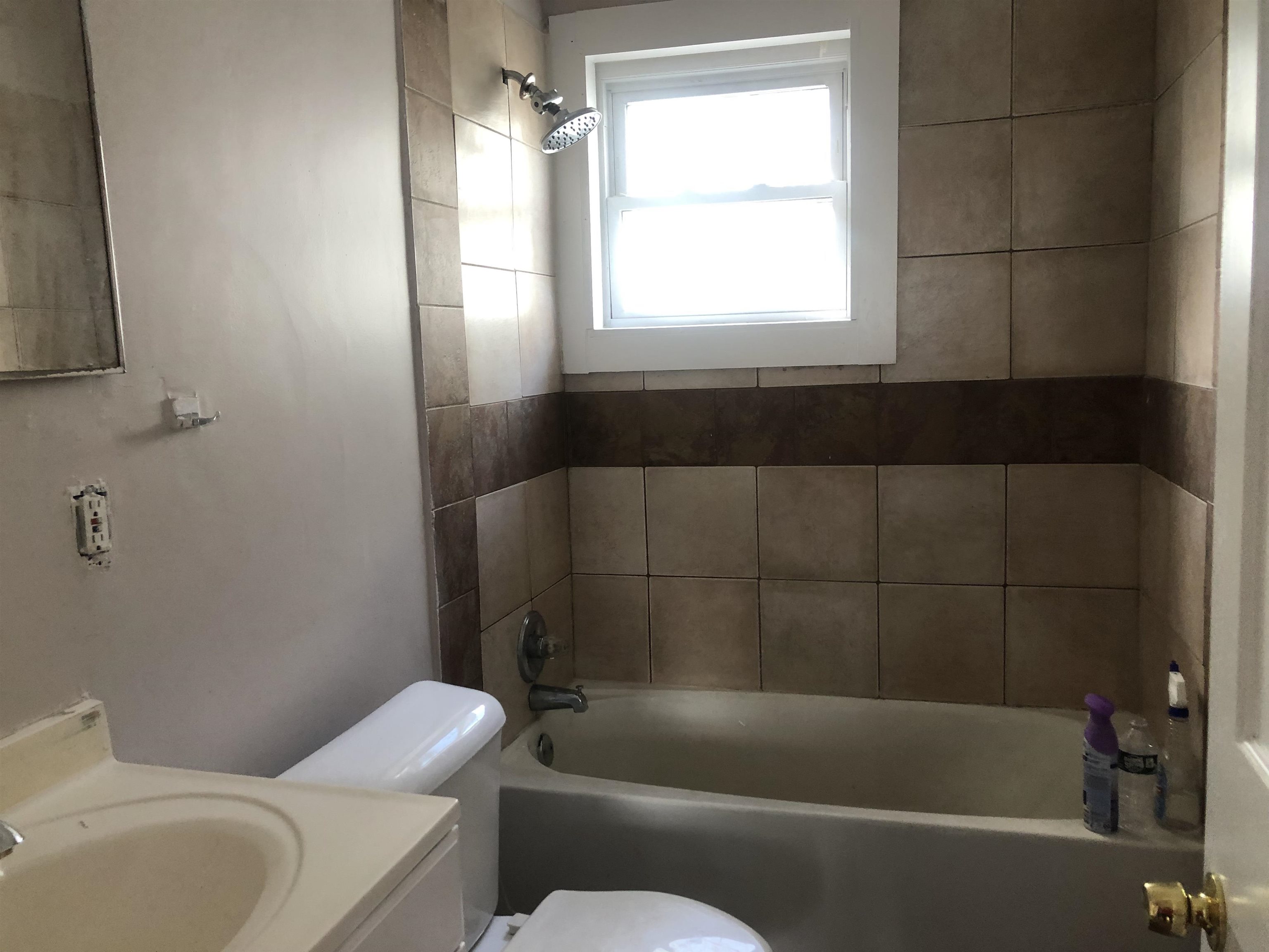 183 Cartier Street Manchester, NH 03102 - Photo 9 of 17