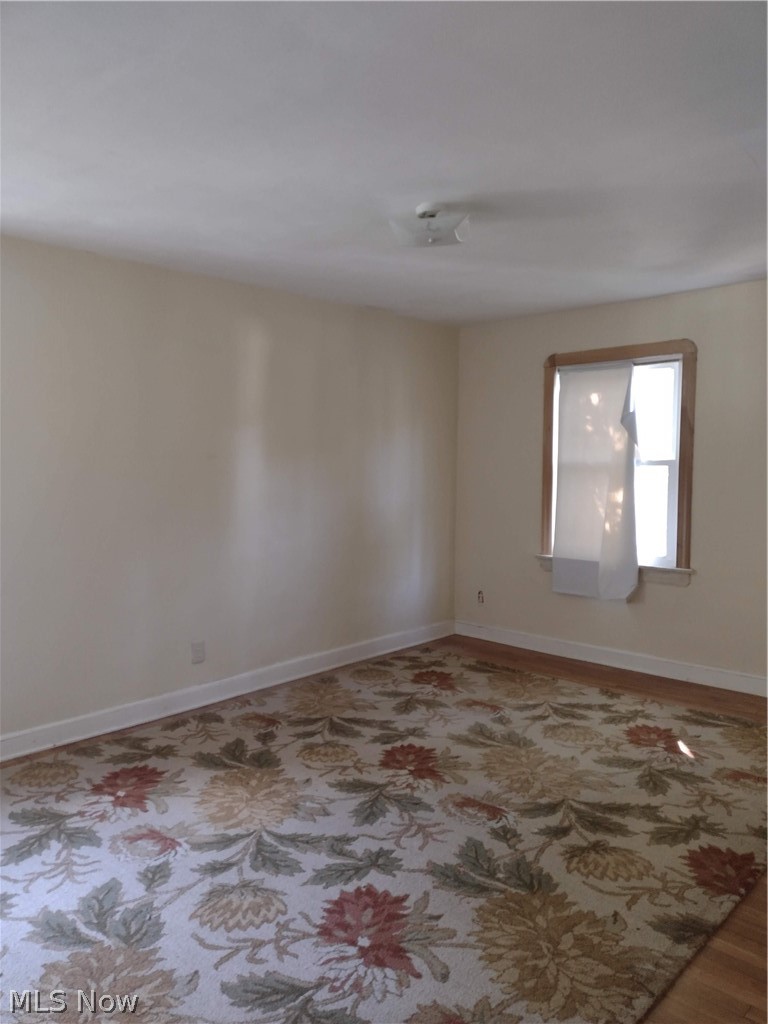 933 Woodview Road Cleveland, OH 44121 - Photo 25 of 34 Gallery Image 25