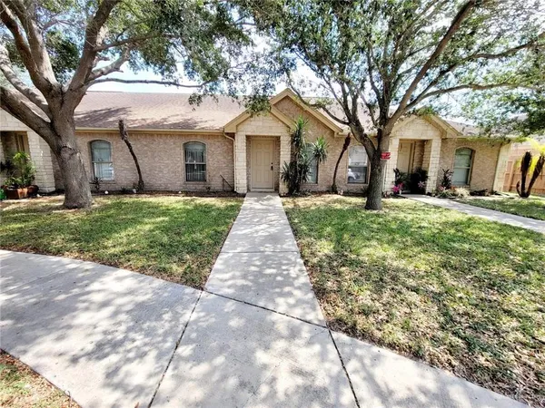 $875 | 2402 Tahiti Drive, Unit 7, Edinburg, TX 78541