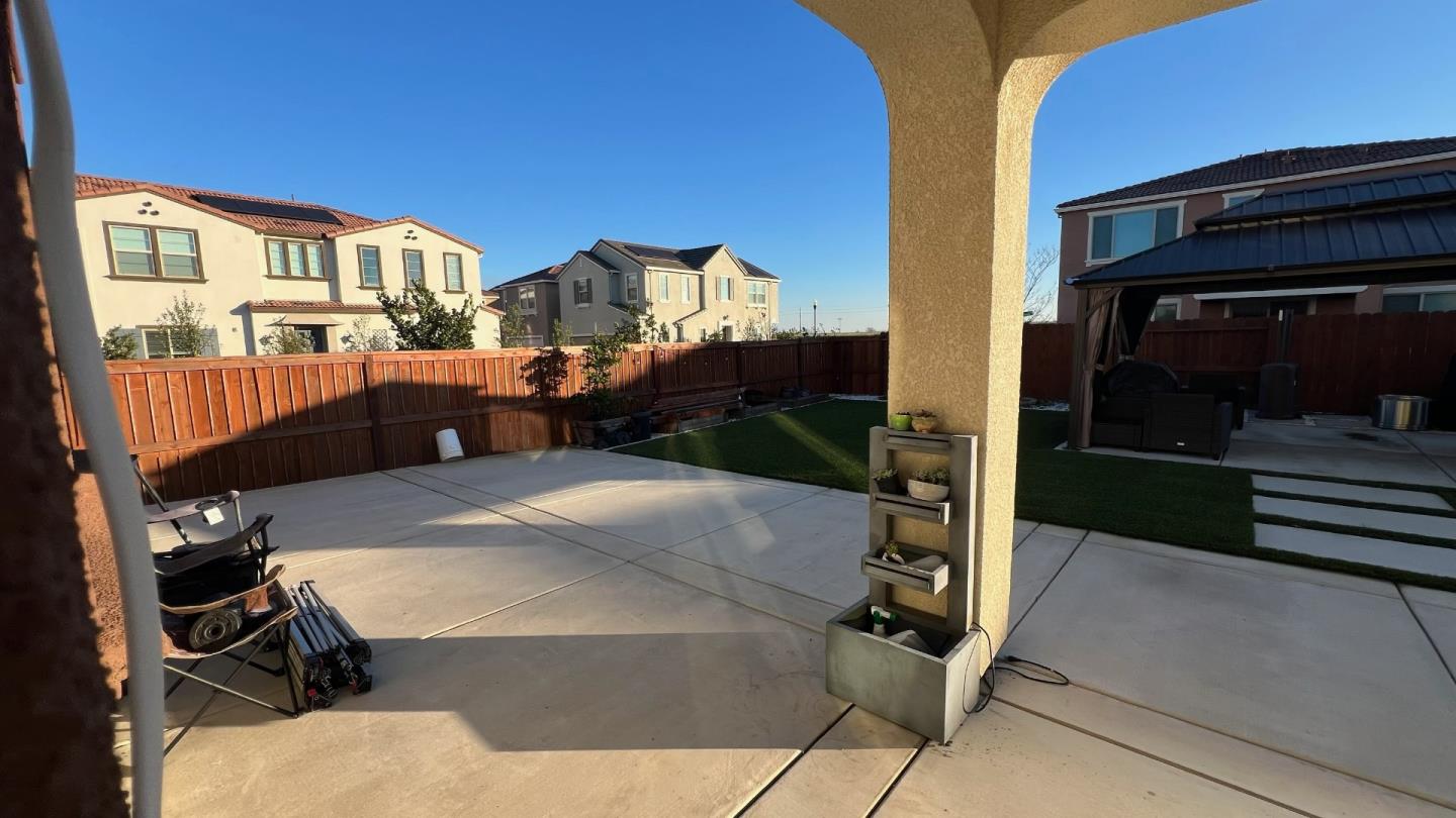 8830 Encore Way Elk Grove, CA 95757 - Photo 33 of 36