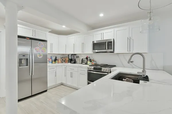 $4,600 | 467 East 8th Street, Unit 1A, Boston, MA 02127