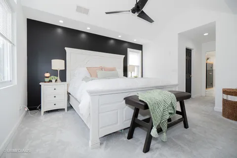 $950,000 | 7100 North Sioux Avenue, Chicago, IL 60646