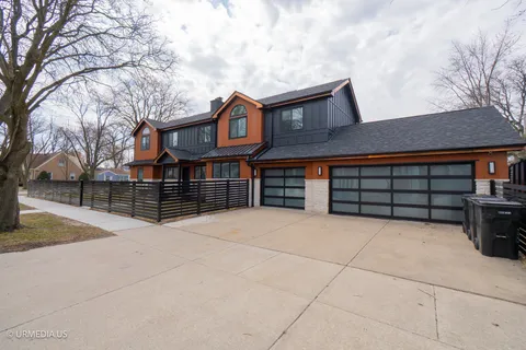 $950,000 | 7100 North Sioux Avenue, Chicago, IL 60646