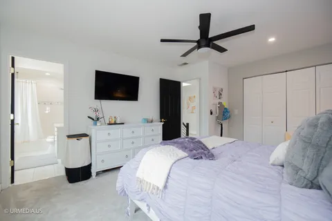 $950,000 | 7100 North Sioux Avenue, Chicago, IL 60646