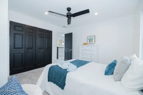 $950,000 | 7100 North Sioux Avenue, Chicago, IL 60646