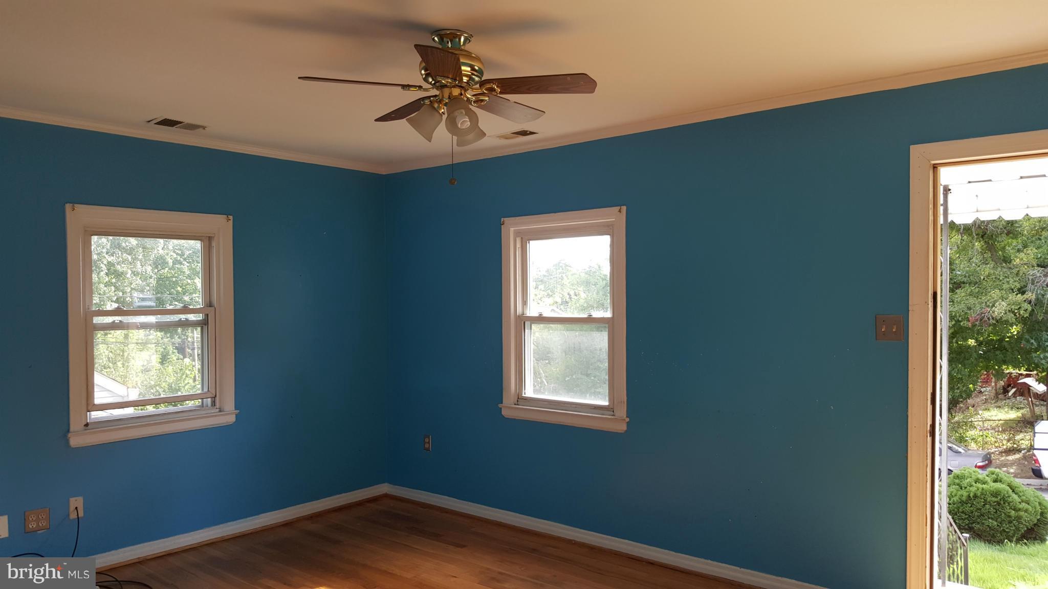 4416 Sigsbee Road Silver Spring, MD 20906 - Photo 6 of 11 Living Room
