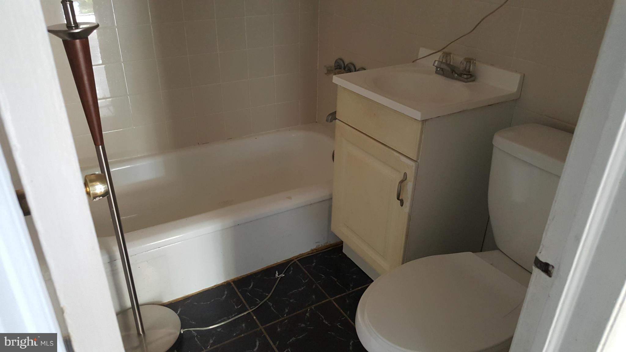 4416 Sigsbee Road Silver Spring, MD 20906 - Photo 8 of 11 Bath