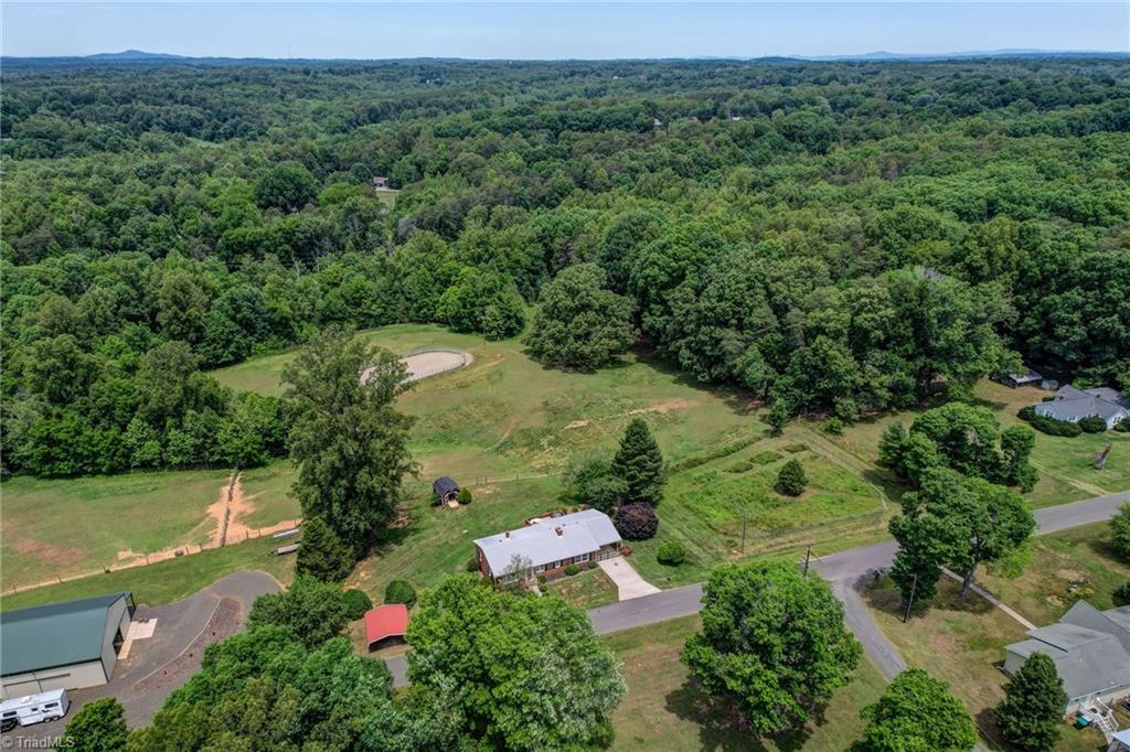411 Vintage Road Eden, NC 27288 - Photo 6 of 40