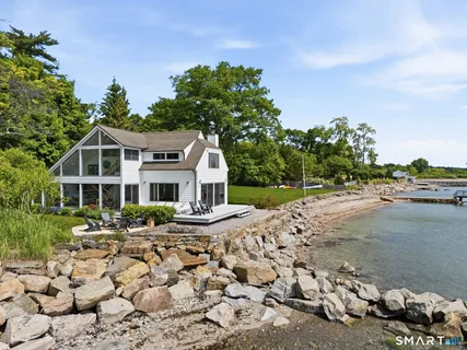 $3,200,000 | 62-64 Wallacks Drive, Stamford, CT 06902