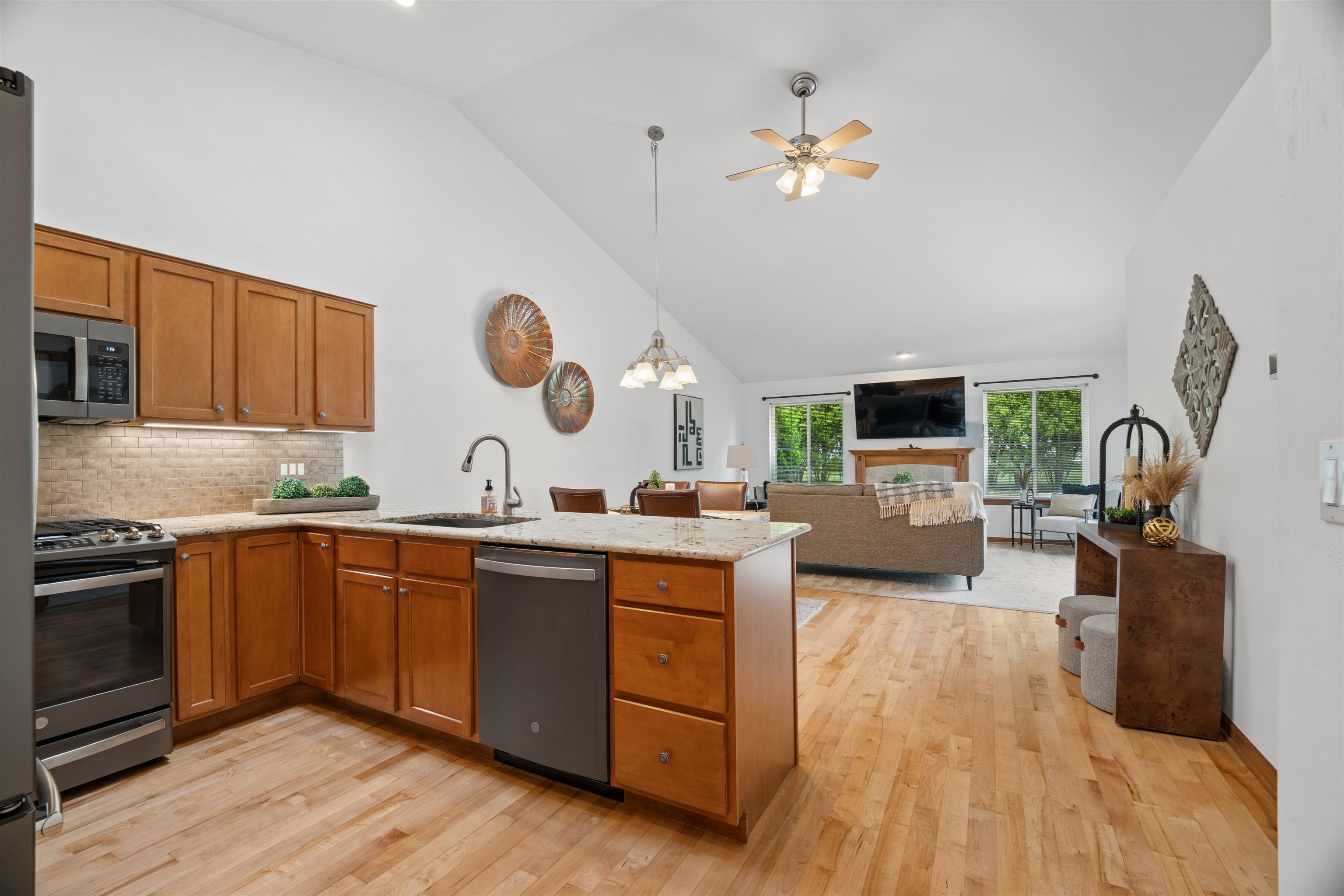 4490 West Trasino Way Appleton, WI 54913 - Photo 8 of 24