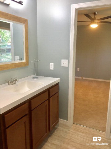 623 East Gate Circle Foley, AL 36535 - Photo 35 of 40 master bath