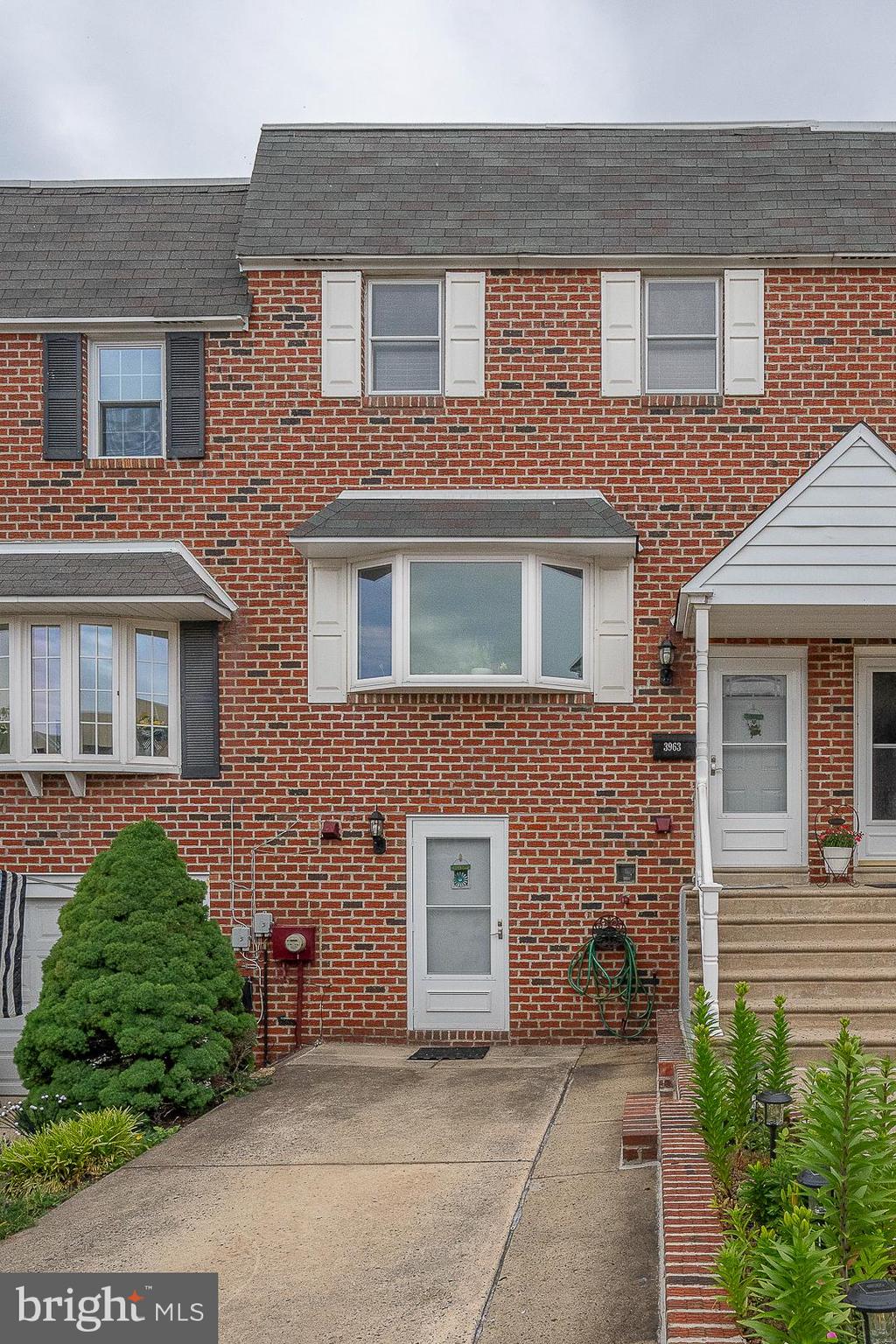 3963 Constance Road Philadelphia, PA 19114 - Photo 2 of 53 Gallery Image 2