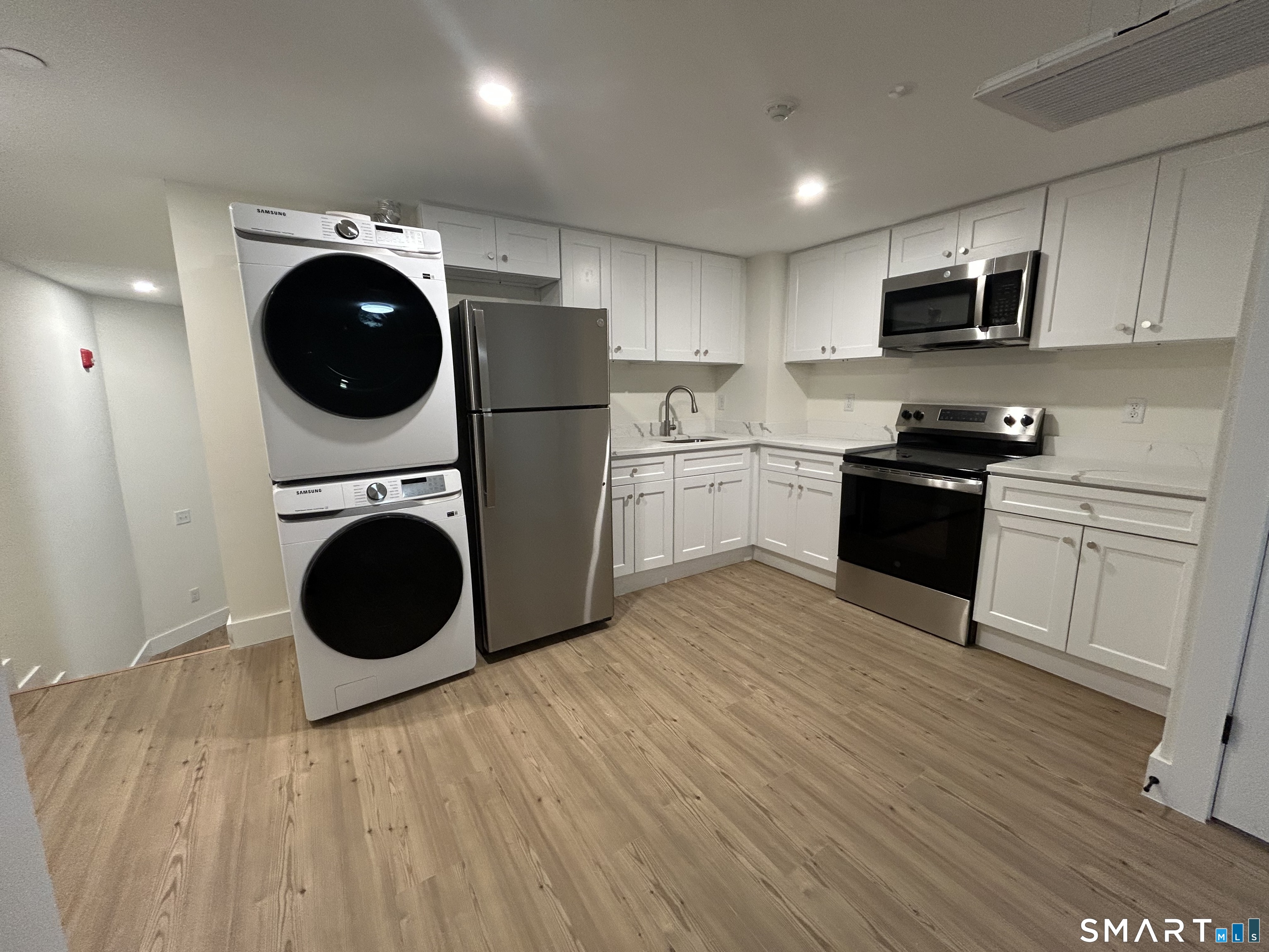472 Main Street, Unit 2A Middletown, CT 06457 - Photo 4 of 7