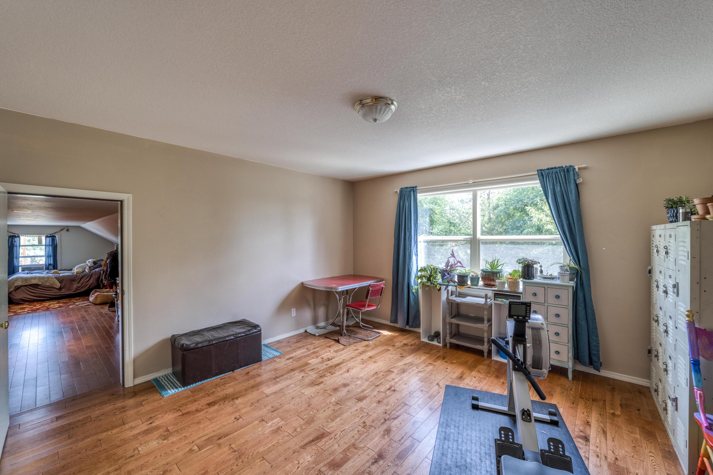 62799 Eagle Road Bend, OR 97701 - Photo 26 of 38 Bedroom 3