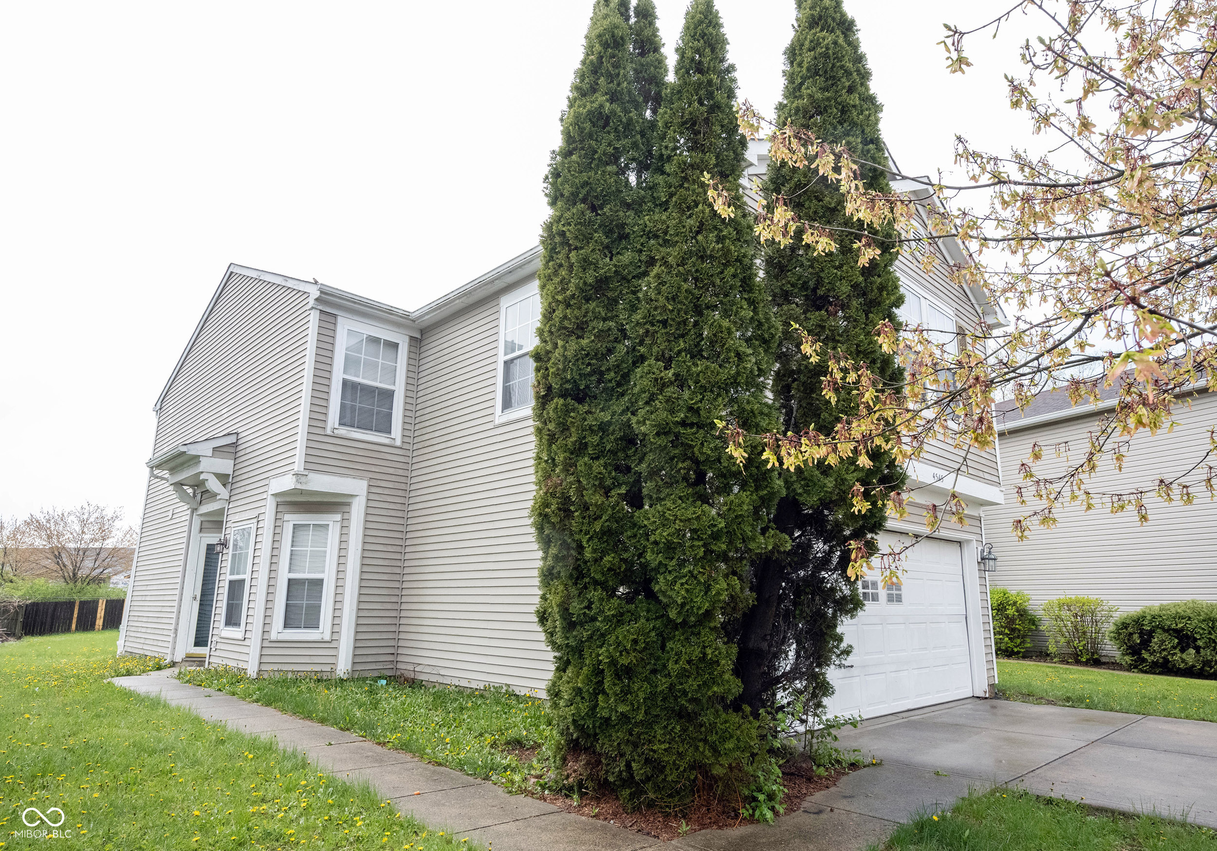 4545 Connaught E Drive Plainfield, IN 46168 - Photo 2 of 42