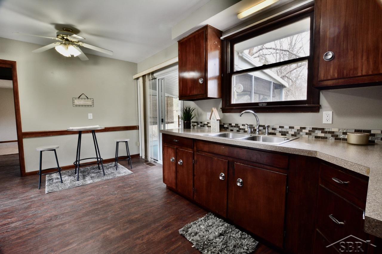 5700 North Saginaw Road Midland, MI 48640 - Photo 5 of 18 50171491-871f82bc-f82d-47ab-a82a-52975e982faa.JPG