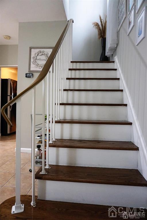 559 Johnstone Street Perth Amboy, NJ 08861 - Photo 4 of 24 a view of entryway