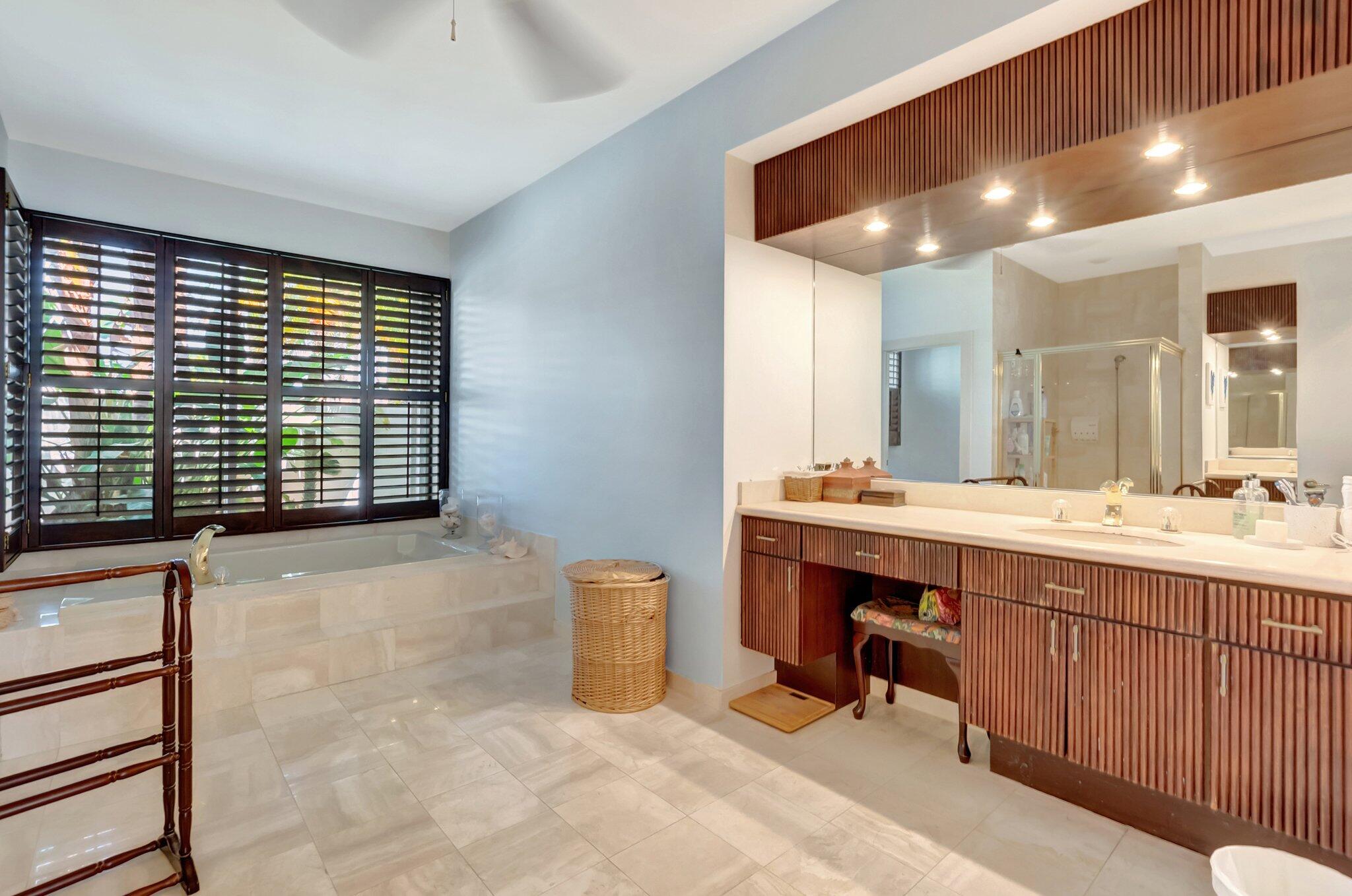 10535 Stonebridge Boulevard Boca Raton, FL 33498 - Photo 25 of 62 Primary Bathroom