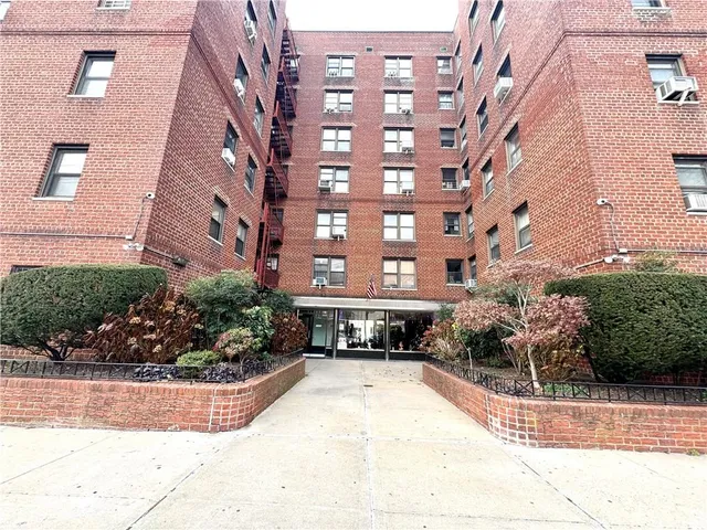 $299,998 | 2680 East 19th Street, Unit 5D | Sheepshead Bay