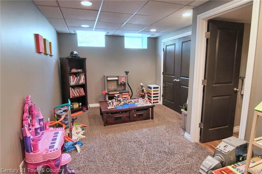 1339 Royal Crescent Street Rochester Hills, MI 48306 - Photo 10 of 29