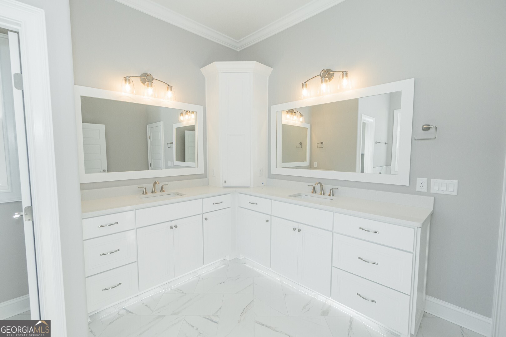 205 Riley Hunter Drive Kingsland, GA 31548 - Photo 38 of 81 a bathroom with a sink and a mirror