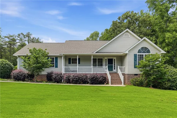 $399,000 | 202 Valley Creek Drive, Westminster, SC 29693