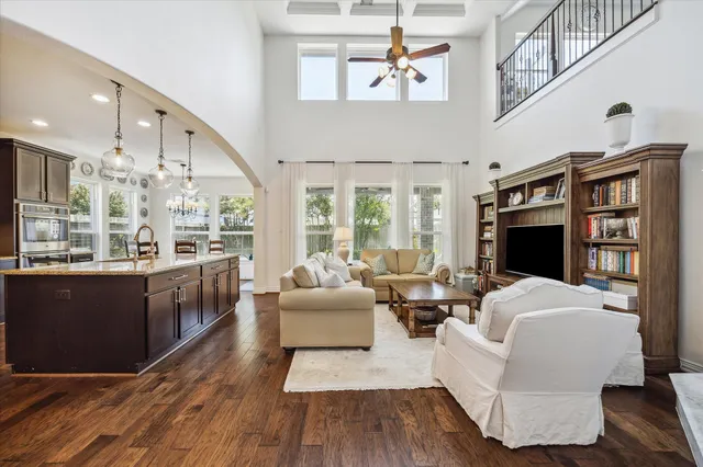 $1,299,000 | 1515 Thornton Road, Houston, TX 77018