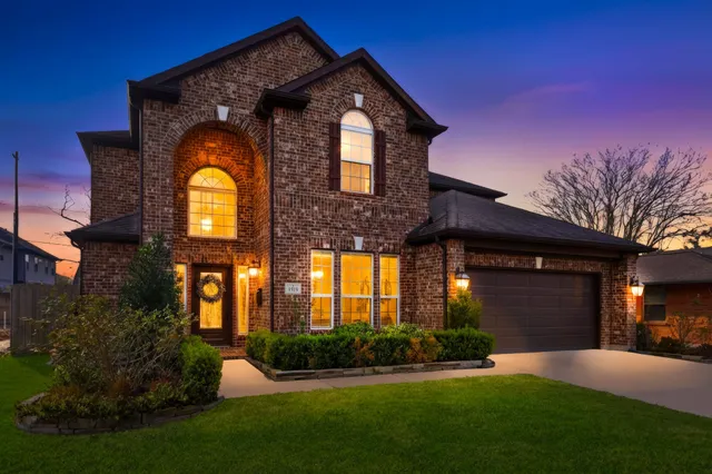 $1,299,000 | 1515 Thornton Road, Houston, TX 77018