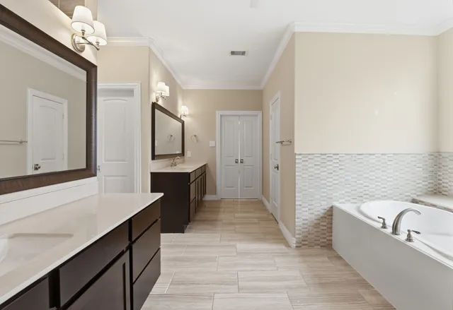 $1,299,000 | 1515 Thornton Road, Houston, TX 77018