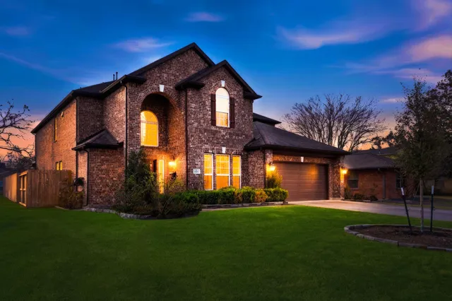 $1,299,000 | 1515 Thornton Road, Houston, TX 77018